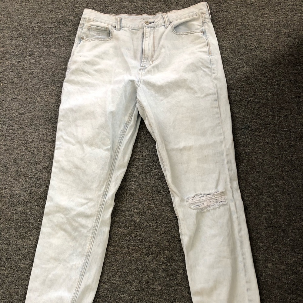 AMERICAN EAGLE MOM JEAN 14